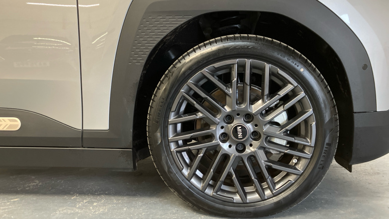 MINI Aceman 135kW E Classic 43kWh 5dr Auto Electric Hatchback